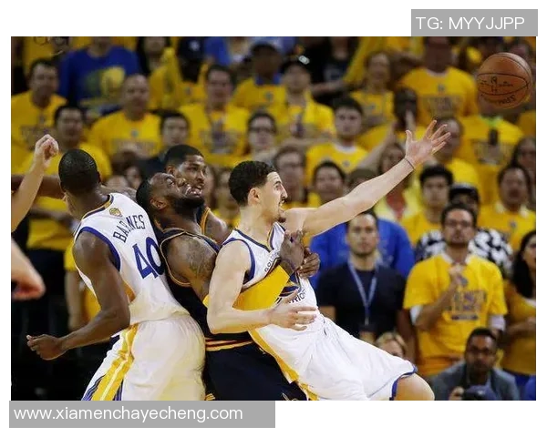 森林狼与爵士对决分析球队状态与战术策略的深度剖析 森林狼与爵士对决分析球队状态与战术策略的深度剖析