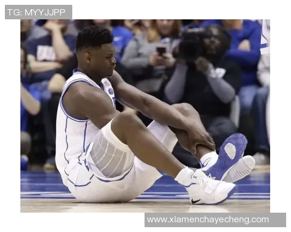 欧文新鞋发布会踩踏耐克Logo引发热议真正的艺术无需标签与束缚