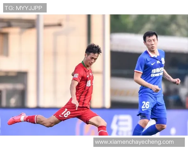 河南建业与大连人激战正酣谁能在这场对决中笑到最后